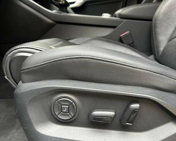 Серый Фольксваген Туарег, объемом двигателя 2.97 л и пробегом 246 тыс. км за 42000 $, фото 9 на Automoto.ua