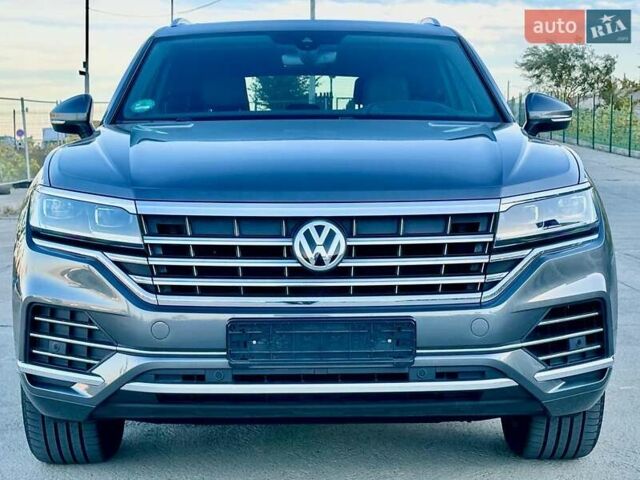 Сірий Фольксваген Туарег, об'ємом двигуна 3 л та пробігом 160 тис. км за 45800 $, фото 5 на Automoto.ua