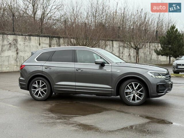 Серый Фольксваген Туарег, объемом двигателя 3 л и пробегом 85 тыс. км за 56500 $, фото 6 на Automoto.ua