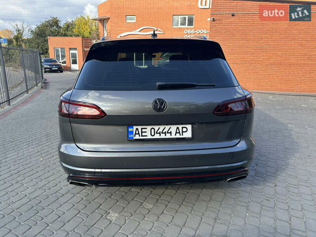 Сірий Фольксваген Туарег, об'ємом двигуна 2.99 л та пробігом 138 тис. км за 47500 $, фото 4 на Automoto.ua