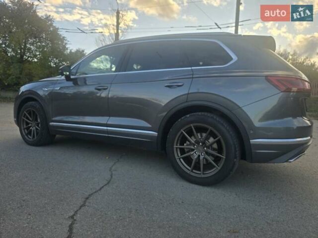 Сірий Фольксваген Туарег, об'ємом двигуна 2.97 л та пробігом 71 тис. км за 57900 $, фото 8 на Automoto.ua