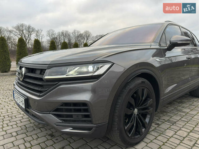 Сірий Фольксваген Туарег, об'ємом двигуна 3 л та пробігом 278 тис. км за 33700 $, фото 14 на Automoto.ua