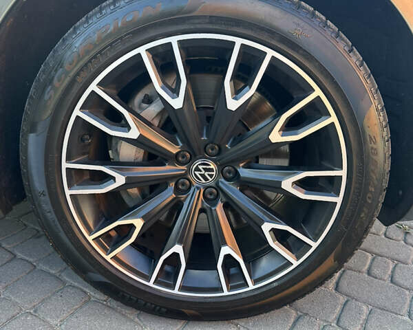 Сірий Фольксваген Туарег, об'ємом двигуна 2.99 л та пробігом 138 тис. км за 47500 $, фото 31 на Automoto.ua