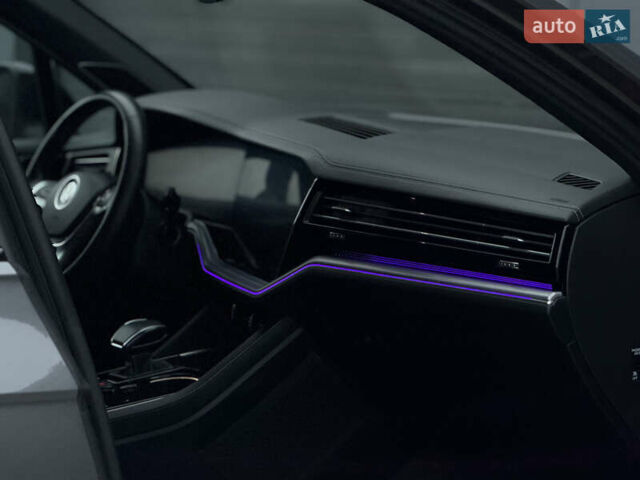 Сірий Фольксваген Туарег, об'ємом двигуна 3 л та пробігом 182 тис. км за 46000 $, фото 59 на Automoto.ua