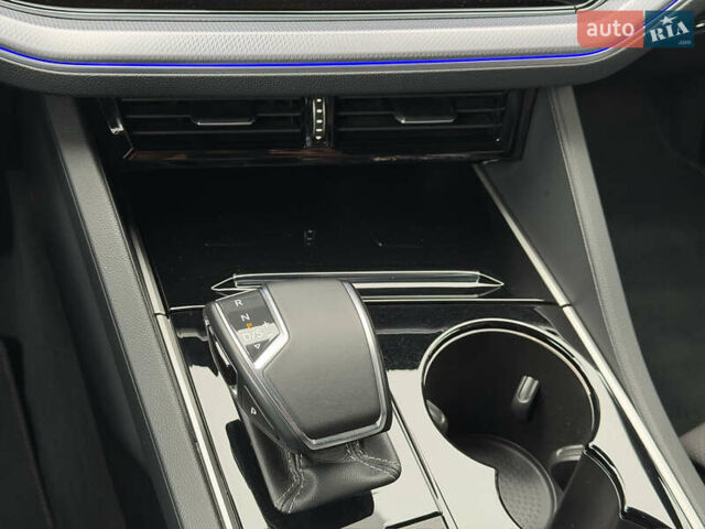 Сірий Фольксваген Туарег, об'ємом двигуна 3 л та пробігом 45 тис. км за 59999 $, фото 117 на Automoto.ua