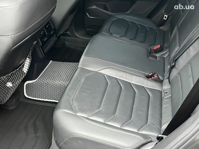 Серый Фольксваген Туарег, объемом двигателя 3.6 л и пробегом 117 тыс. км за 39990 $, фото 31 на Automoto.ua