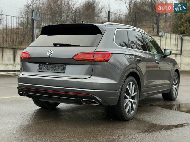 Серый Фольксваген Туарег, объемом двигателя 3 л и пробегом 85 тыс. км за 56500 $, фото 25 на Automoto.ua