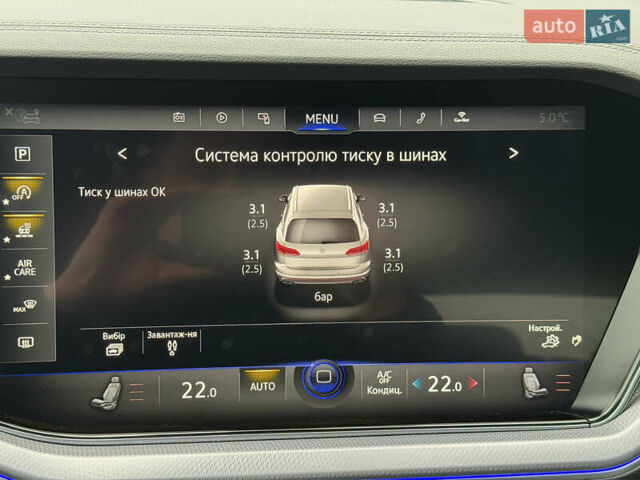 Сірий Фольксваген Туарег, об'ємом двигуна 3 л та пробігом 45 тис. км за 59999 $, фото 144 на Automoto.ua