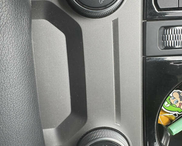 Серый Фольксваген Туарег, объемом двигателя 2.97 л и пробегом 128 тыс. км за 57500 $, фото 18 на Automoto.ua