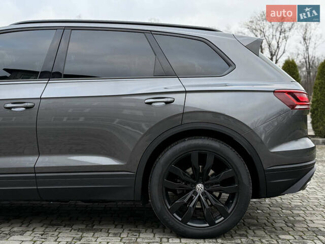 Сірий Фольксваген Туарег, об'ємом двигуна 3 л та пробігом 278 тис. км за 33700 $, фото 34 на Automoto.ua