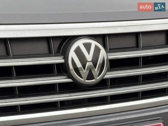 Сірий Фольксваген Туарег, об'ємом двигуна 3 л та пробігом 45 тис. км за 59999 $, фото 18 на Automoto.ua