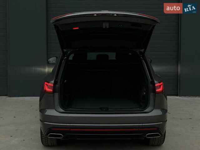 Сірий Фольксваген Туарег, об'ємом двигуна 3 л та пробігом 182 тис. км за 46000 $, фото 34 на Automoto.ua