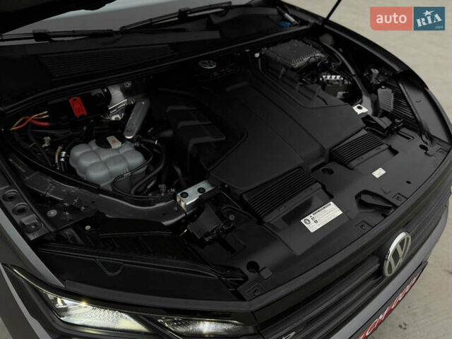 Сірий Фольксваген Туарег, об'ємом двигуна 3 л та пробігом 182 тис. км за 46000 $, фото 10 на Automoto.ua