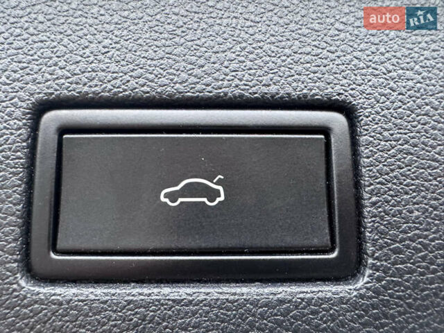 Серый Фольксваген Туарег, объемом двигателя 2.97 л и пробегом 155 тыс. км за 54500 $, фото 31 на Automoto.ua