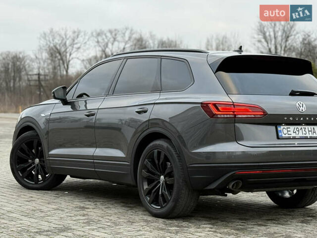 Сірий Фольксваген Туарег, об'ємом двигуна 3 л та пробігом 278 тис. км за 33700 $, фото 11 на Automoto.ua