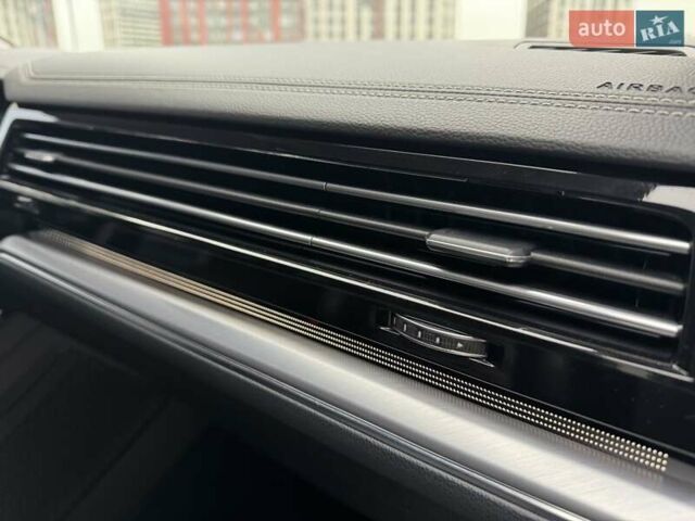 Серый Фольксваген Туарег, объемом двигателя 3 л и пробегом 246 тыс. км за 41750 $, фото 23 на Automoto.ua
