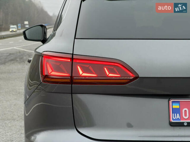 Сірий Фольксваген Туарег, об'ємом двигуна 3 л та пробігом 45 тис. км за 59999 $, фото 44 на Automoto.ua