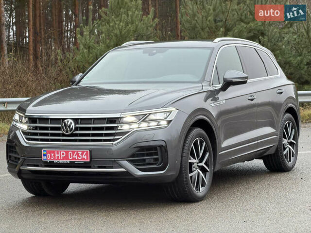 Сірий Фольксваген Туарег, об'ємом двигуна 3 л та пробігом 45 тис. км за 59999 $, фото 2 на Automoto.ua