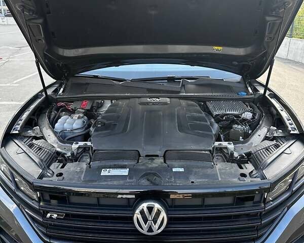 Сірий Фольксваген Туарег, об'ємом двигуна 3.96 л та пробігом 140 тис. км за 58000 $, фото 17 на Automoto.ua