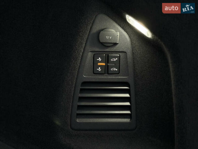 Сірий Фольксваген Туарег, об'ємом двигуна 3 л та пробігом 182 тис. км за 46000 $, фото 37 на Automoto.ua