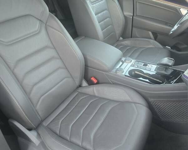 Сірий Фольксваген Туарег, об'ємом двигуна 2.97 л та пробігом 71 тис. км за 57900 $, фото 32 на Automoto.ua