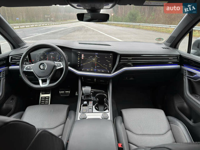 Сірий Фольксваген Туарег, об'ємом двигуна 3 л та пробігом 45 тис. км за 59999 $, фото 94 на Automoto.ua