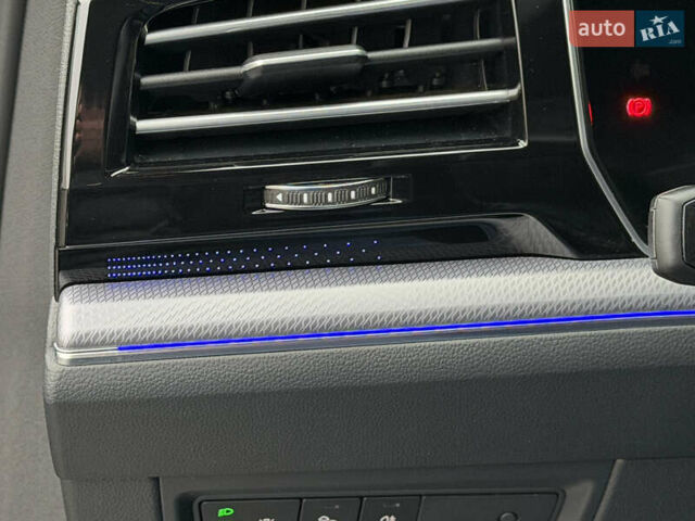 Сірий Фольксваген Туарег, об'ємом двигуна 3 л та пробігом 45 тис. км за 59999 $, фото 102 на Automoto.ua