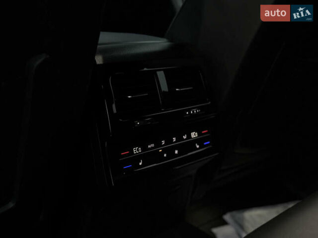 Сірий Фольксваген Туарег, об'ємом двигуна 3 л та пробігом 182 тис. км за 46000 $, фото 65 на Automoto.ua