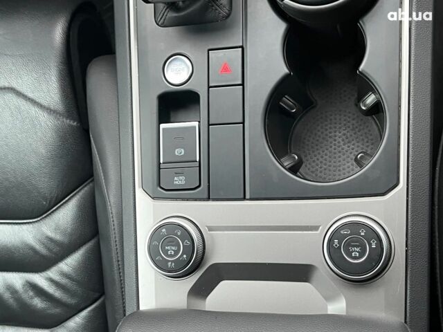 Серый Фольксваген Туарег, объемом двигателя 3.6 л и пробегом 117 тыс. км за 39990 $, фото 21 на Automoto.ua