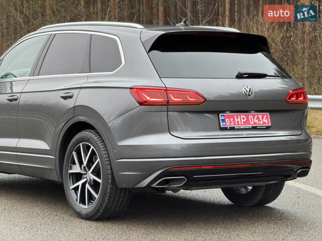 Сірий Фольксваген Туарег, об'ємом двигуна 3 л та пробігом 45 тис. км за 59999 $, фото 41 на Automoto.ua