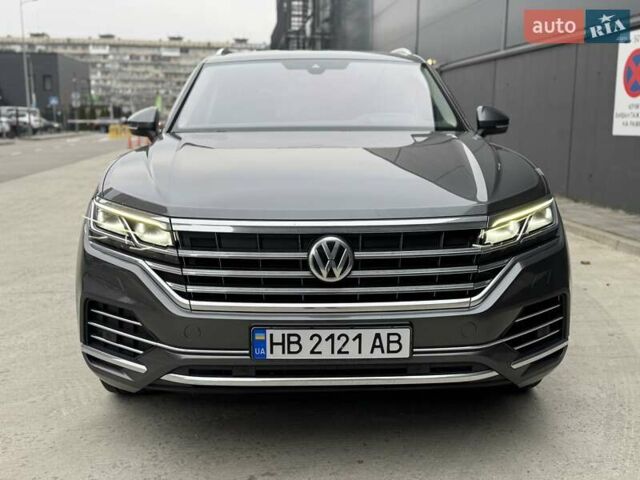 Серый Фольксваген Туарег, объемом двигателя 3 л и пробегом 246 тыс. км за 41750 $, фото 34 на Automoto.ua