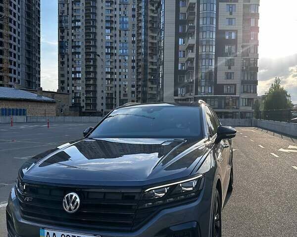 Сірий Фольксваген Туарег, об'ємом двигуна 3.96 л та пробігом 140 тис. км за 58000 $, фото 20 на Automoto.ua