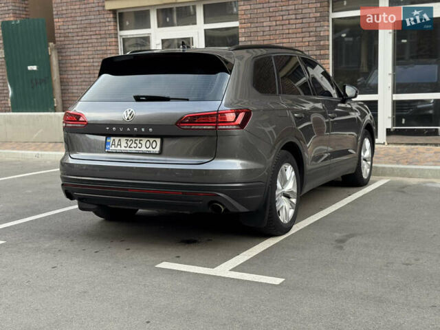 Сірий Фольксваген Туарег, об'ємом двигуна 3 л та пробігом 253 тис. км за 32900 $, фото 8 на Automoto.ua