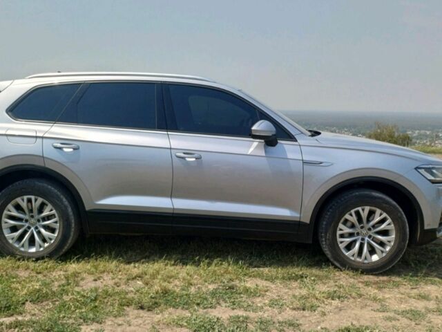 Серый Фольксваген Туарег, объемом двигателя 3 л и пробегом 79 тыс. км за 40500 $, фото 3 на Automoto.ua