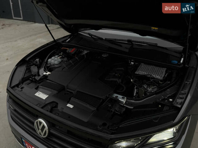 Сірий Фольксваген Туарег, об'ємом двигуна 3 л та пробігом 182 тис. км за 46000 $, фото 9 на Automoto.ua