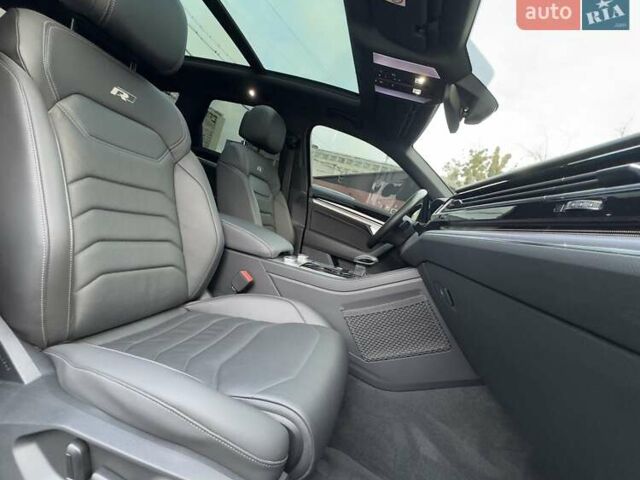 Серый Фольксваген Туарег, объемом двигателя 2.97 л и пробегом 142 тыс. км за 49700 $, фото 22 на Automoto.ua