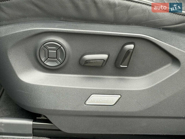 Сірий Фольксваген Туарег, об'ємом двигуна 3 л та пробігом 45 тис. км за 59999 $, фото 62 на Automoto.ua