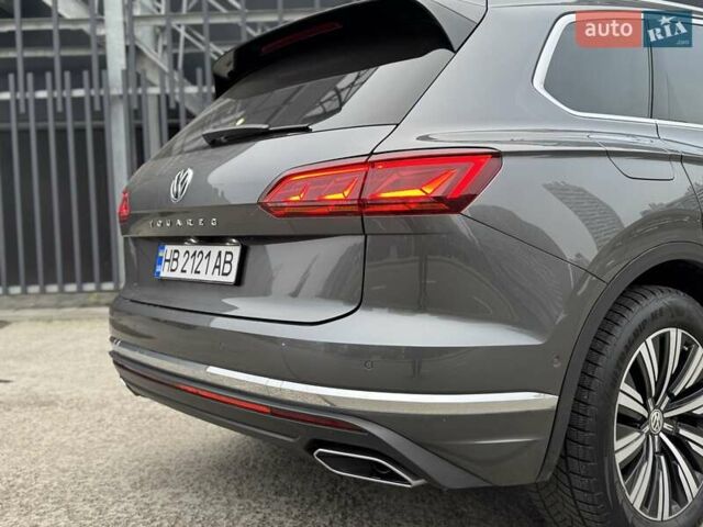 Серый Фольксваген Туарег, объемом двигателя 3 л и пробегом 246 тыс. км за 41750 $, фото 52 на Automoto.ua