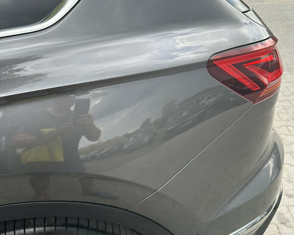 Серый Фольксваген Туарег, объемом двигателя 2.97 л и пробегом 135 тыс. км за 52000 $, фото 16 на Automoto.ua