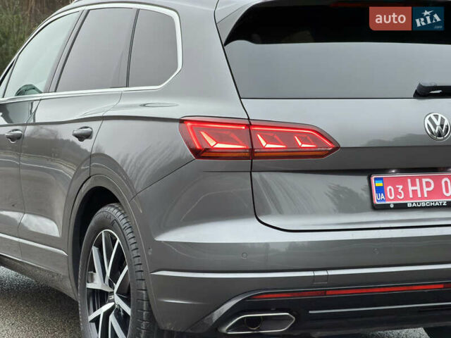 Сірий Фольксваген Туарег, об'ємом двигуна 3 л та пробігом 45 тис. км за 59999 $, фото 42 на Automoto.ua