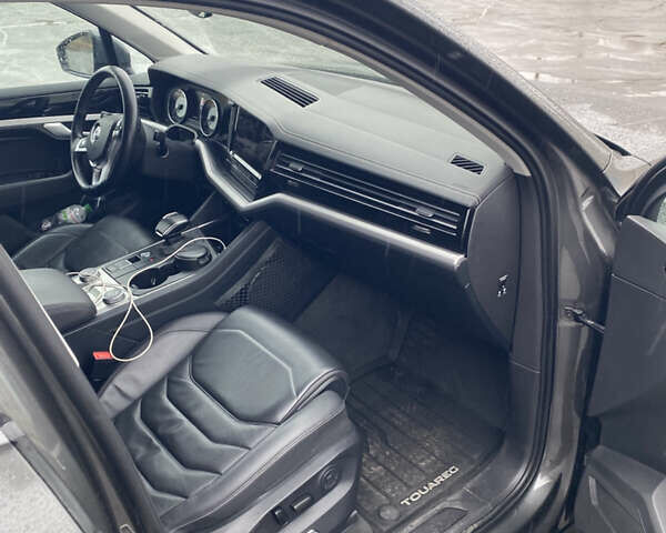 Серый Фольксваген Туарег, объемом двигателя 2.99 л и пробегом 117 тыс. км за 39900 $, фото 8 на Automoto.ua