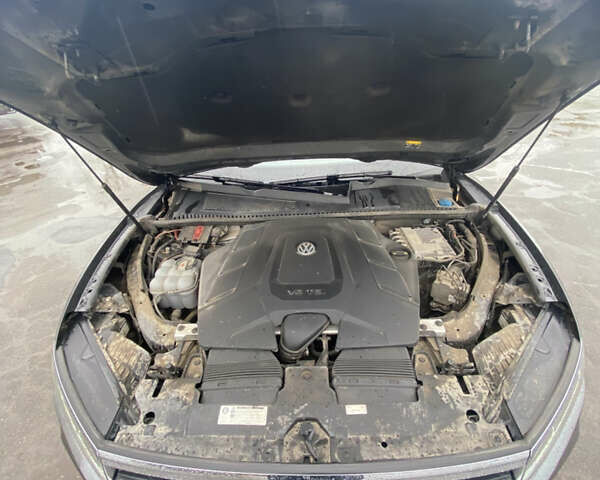 Серый Фольксваген Туарег, объемом двигателя 2.99 л и пробегом 117 тыс. км за 39900 $, фото 5 на Automoto.ua