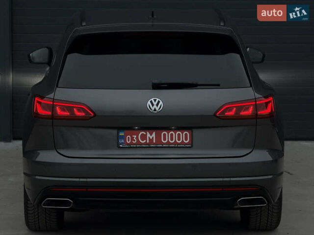 Сірий Фольксваген Туарег, об'ємом двигуна 3 л та пробігом 182 тис. км за 46000 $, фото 16 на Automoto.ua