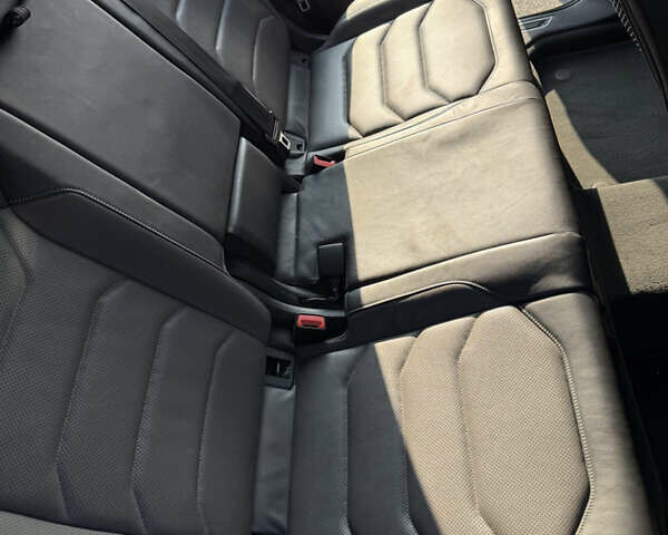 Серый Фольксваген Туарег, объемом двигателя 2.97 л и пробегом 214 тыс. км за 46700 $, фото 3 на Automoto.ua