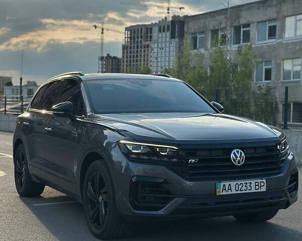 Сірий Фольксваген Туарег, об'ємом двигуна 3.96 л та пробігом 140 тис. км за 58000 $, фото 21 на Automoto.ua