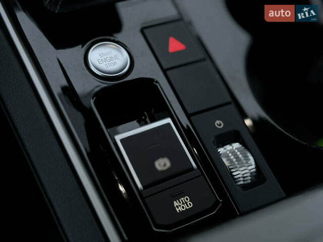 Сірий Фольксваген Туарег, об'ємом двигуна 3 л та пробігом 182 тис. км за 46000 $, фото 85 на Automoto.ua