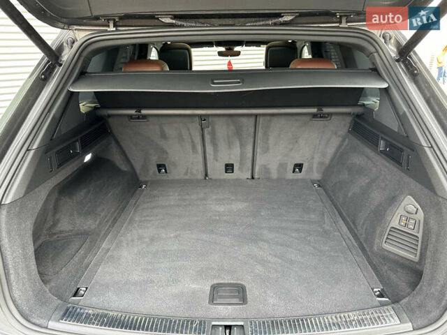 Серый Фольксваген Туарег, объемом двигателя 3 л и пробегом 85 тыс. км за 56500 $, фото 83 на Automoto.ua