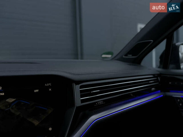 Сірий Фольксваген Туарег, об'ємом двигуна 3 л та пробігом 182 тис. км за 46000 $, фото 88 на Automoto.ua