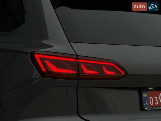 Сірий Фольксваген Туарег, об'ємом двигуна 3 л та пробігом 182 тис. км за 46000 $, фото 20 на Automoto.ua