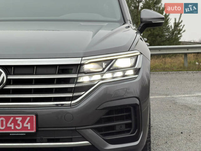 Сірий Фольксваген Туарег, об'ємом двигуна 3 л та пробігом 45 тис. км за 59999 $, фото 24 на Automoto.ua